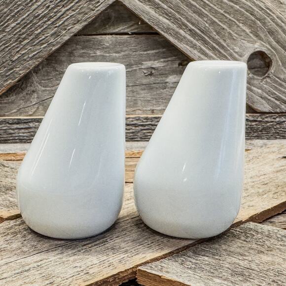 Kahla Elixyr White Porcelain Salt/Pepper Shakers, Chic Asymmetrical Minimalist - Picture 1 of 7